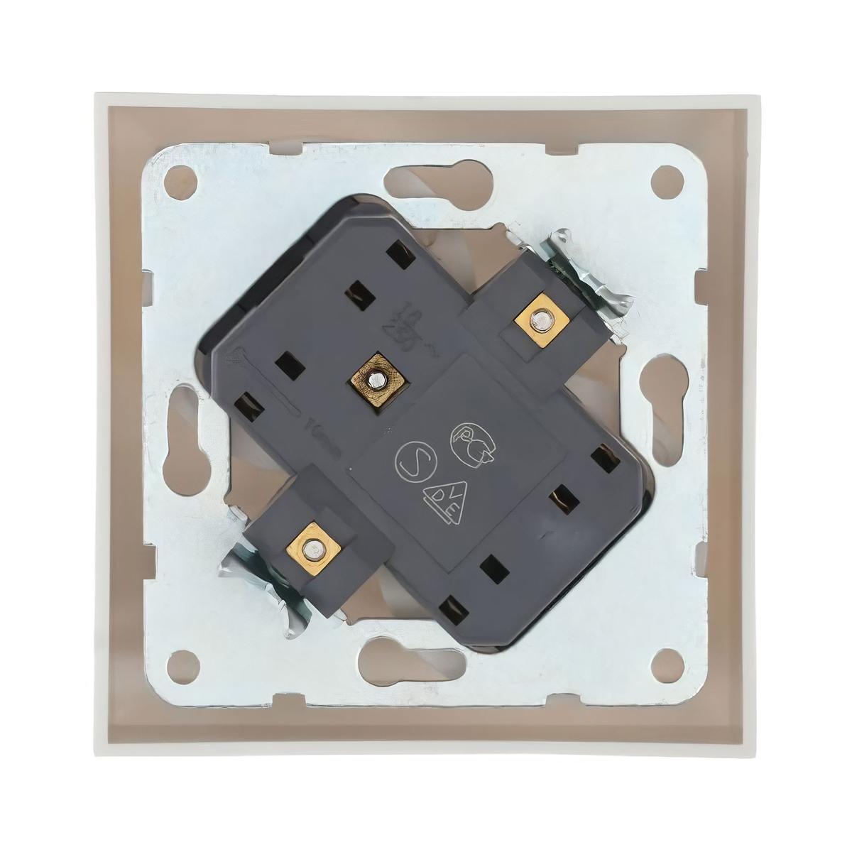 фото розетка lk studio двойная без з/к, со шторками (белый) lk60 863604-1 | 220svet.ru